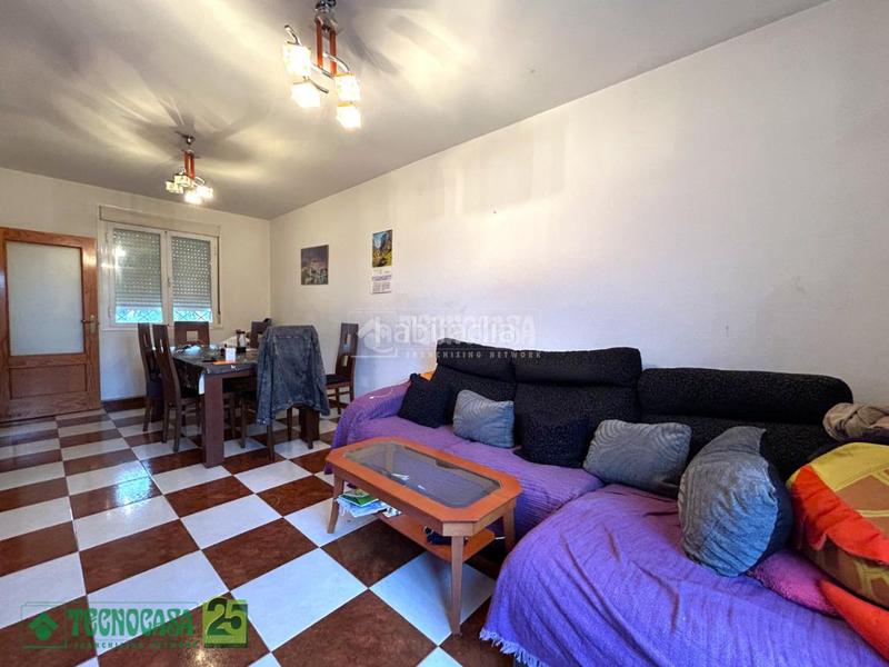 Foto 5d001085-060c-40e2-bb12-08f7972ac721. Doppelhaus mit parking in Noblejas