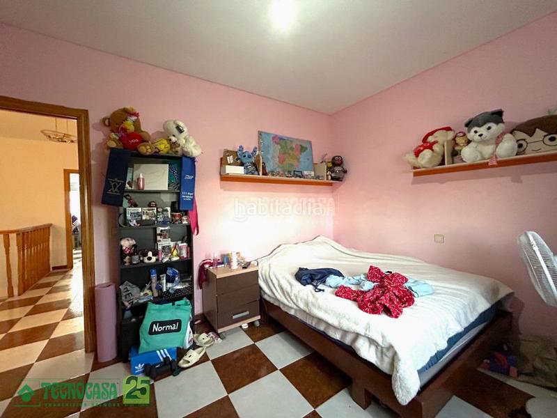 Foto 6e3600ca-dc75-4bb8-b05f-a7b28c4ffe92. Doppelhaus mit parking in Noblejas