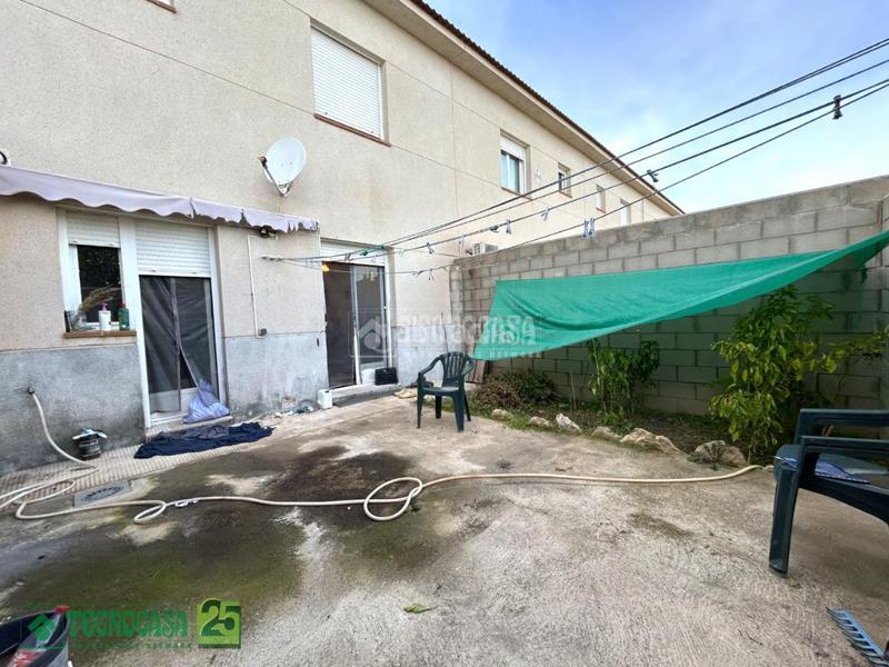 Foto 9ae94bfc-2562-4a0e-b474-caf6cdc88423. Doppelhaus mit parking in Noblejas