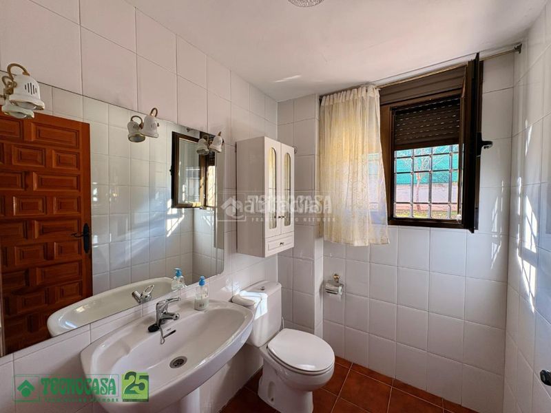 Foto 1989c162-ecd7-4641-88c3-492b071fbd3e. Casa amb calefacció a Dosbarrios