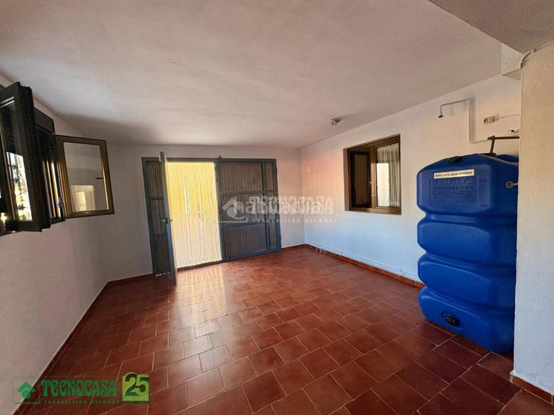 Foto 57df061a-c4e5-4601-abc7-41cab811f441. Casa amb calefacció a Dosbarrios