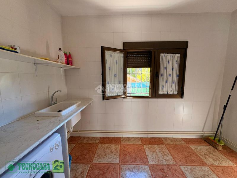 Foto 58a86df7-6038-49e2-b7d3-4a1a88f493ab. Casa amb calefacció a Dosbarrios