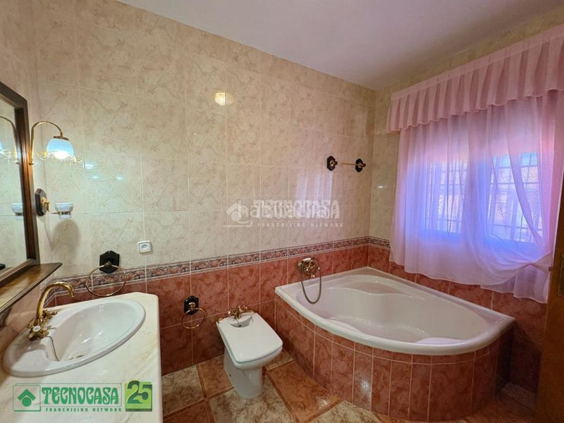 Foto 6856398d-2b1d-497f-807c-72fce27f3380. Casa amb calefacció a Dosbarrios