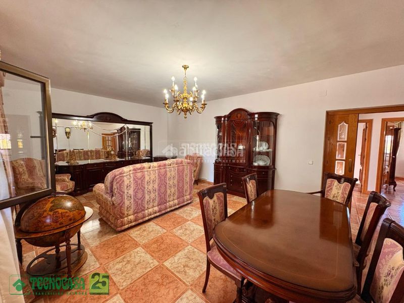 Foto 8947725c-ad1e-4f13-a8f6-a69444e4ff2f. Casa amb calefacció a Dosbarrios