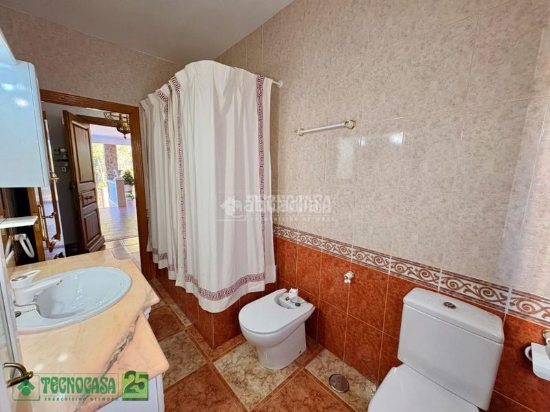 Foto a3eb89da-3d7f-49e8-80e6-d692e377dbd0. Casa amb calefacció a Dosbarrios