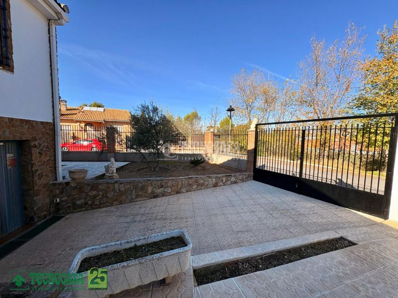 Foto df59db97-698b-4c47-8c5e-dfbea659fd7a. Casa amb calefacció a Dosbarrios