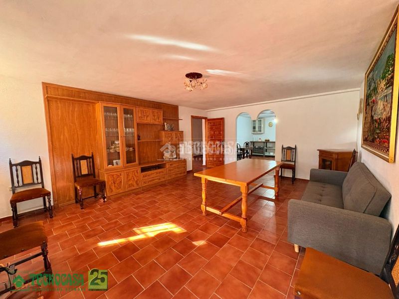 Foto f0cd26f2-9fe2-481f-af55-8785c60e6b0a. Casa amb calefacció a Dosbarrios