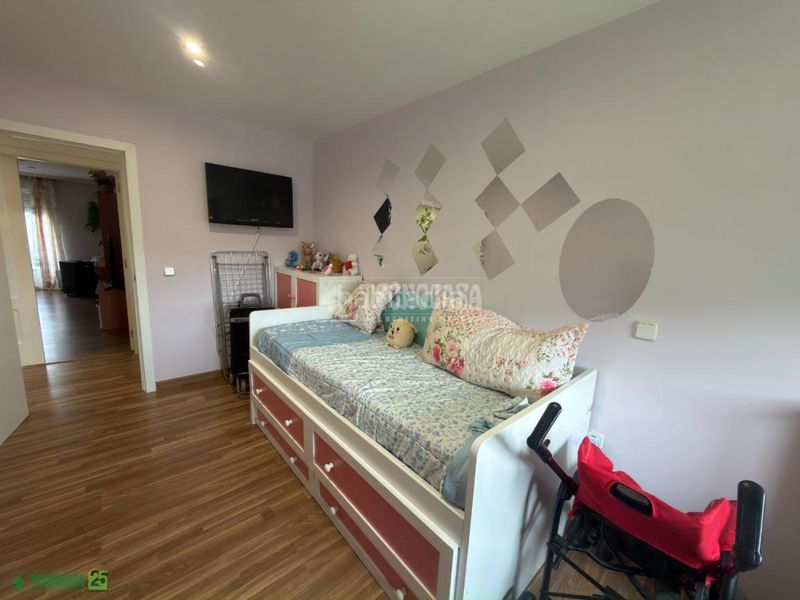 Foto 0f116b8a-7666-41ce-ae94-62bad7c132c7. Pis amb piscina a Yepes