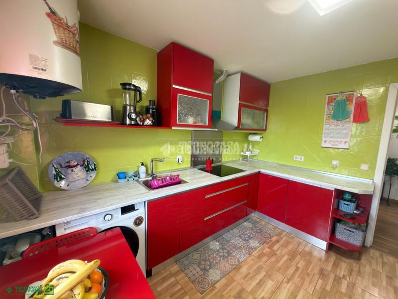 Foto 61def69b-59af-48d9-91a8-386ab866850a. Pis amb piscina a Yepes