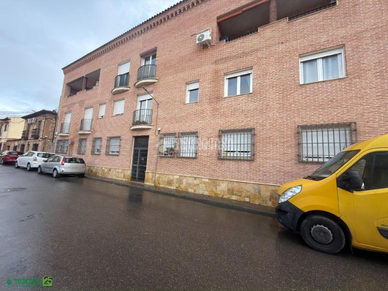 Foto 63f523d5-d309-4eff-b51a-a7d0b5e1a6c8. Pis amb piscina a Yepes