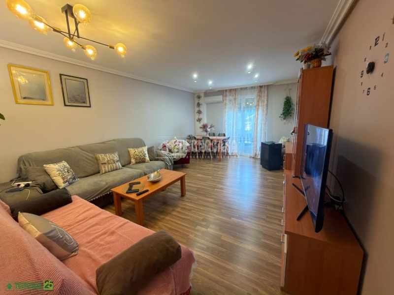 Foto 7d720d35-6d72-446f-9c31-f5813b80986d. Pis amb piscina a Yepes