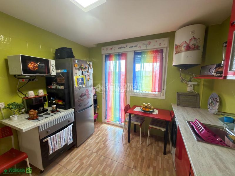 Foto 8498d038-0fe0-41b1-ab81-e08930c9e03a. Pis amb piscina a Yepes