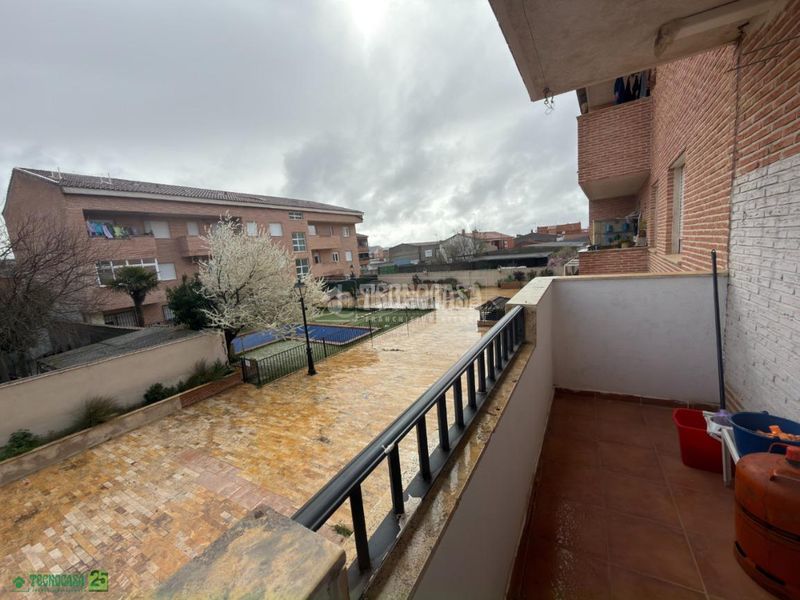 Foto b5de92e5-f6d9-4b2d-a056-a7b386ce043b. Pis amb piscina a Yepes