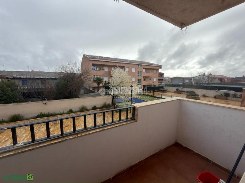 Foto f58b845a-cc7f-46d3-a034-74b801266a20. Pis amb piscina a Yepes