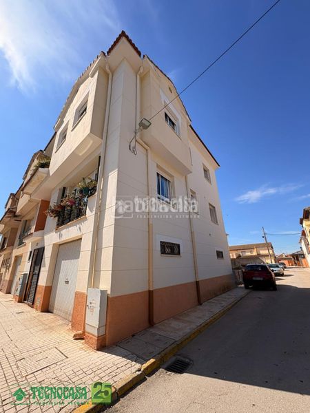 Foto 355d9842-826a-4661-9b96-99cd1000c2cf. Casa aparellada amb calefacció a Lillo