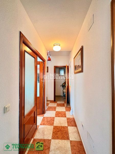 Foto a6022400-e061-43e6-878a-e60e9a33eda8. Casa aparellada amb calefacció a Lillo