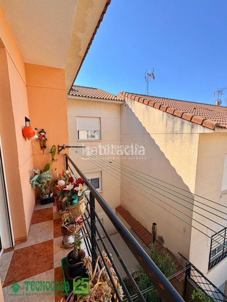 Foto a6ed727a-6fe4-43f8-8062-2e2331e77eef. Casa aparellada amb calefacció a Lillo