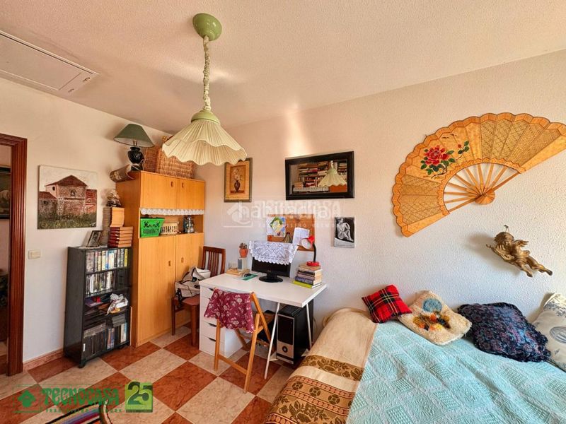 Foto b0324f73-f318-40c4-a68a-b6be2dd59b80. Casa aparellada amb calefacció a Lillo