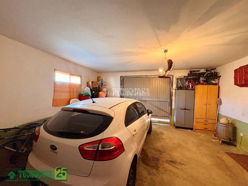 Foto e98c713c-583c-46ff-8ef7-61e3f0661d45. Casa aparellada amb calefacció a Lillo