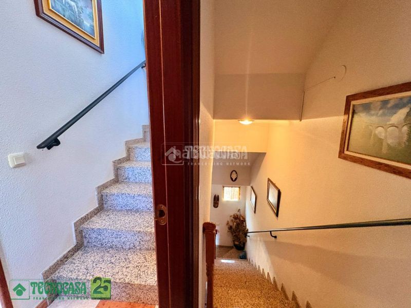 Foto f62c2927-4a12-4b7f-ab74-cfb7b8031d66. Casa aparellada amb calefacció a Lillo