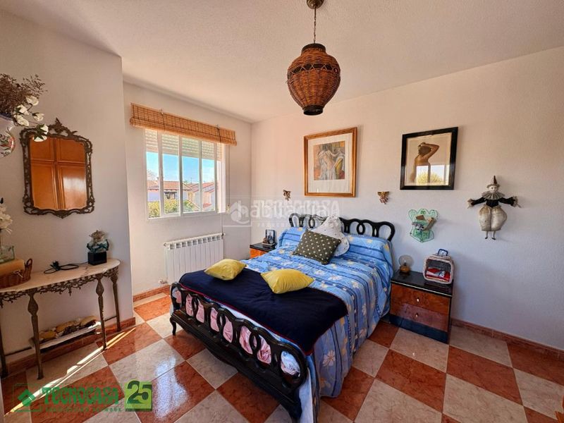 Foto ff805366-b199-4158-b353-5145cfea57c7. Casa aparellada amb calefacció a Lillo