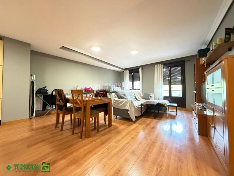 Foto 7d275b59-7d2e-45ff-8272-53913bc31a20. Flat with heating pool in Centro Ocaña