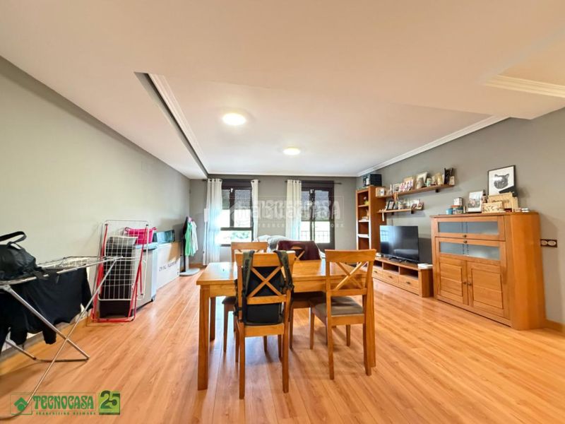 Foto ecf4eba1-78b4-454f-9460-b0e42605f2ec. Flat with heating pool in Centro Ocaña