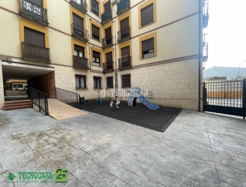 Foto edd5abcd-a917-4720-9b0f-566fb4da6d95. Flat with heating pool in Centro Ocaña