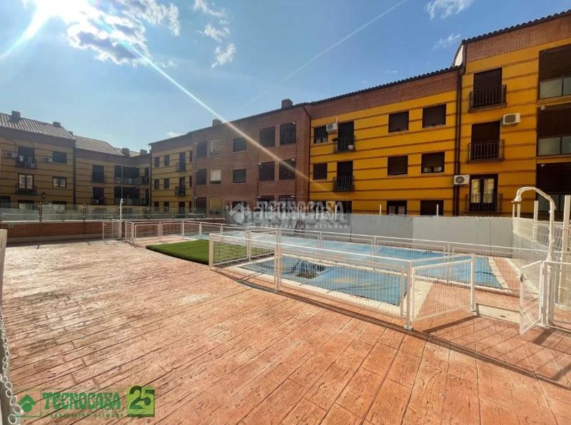 Foto f8755a08-b290-4829-85fd-756dd251ac27. Flat with heating pool in Centro Ocaña
