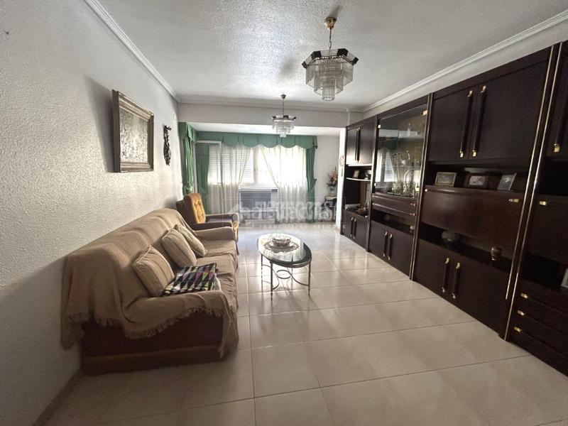 Foto f376c28f-1708-4152-90e0-534f1f1e9eb8. Pis amb calefacció a Vara de Quart Valencia