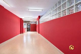 Local Comercial en Col·legis Nous. Gran local en venta en mollet del valles ideal para supermercado