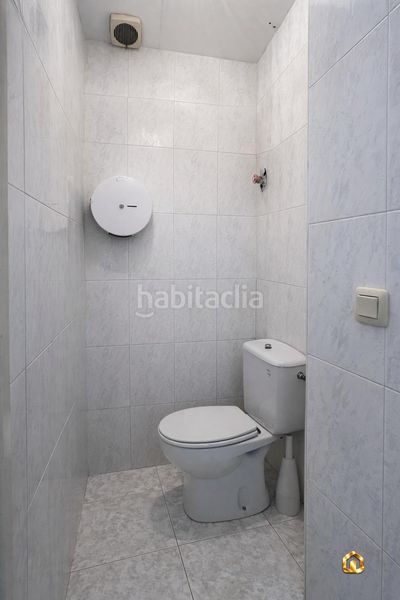 Foto 8b46ed02-f994-4a8f-94dc-9f54850746f8. Local comercial a Col·legis Nous Mollet del Vallès