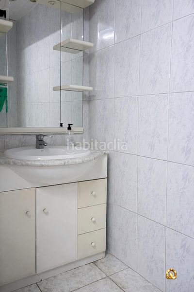 Foto 98c9b8ae-9405-4caf-8642-ae6d82d63911. Local comercial a Col·legis Nous Mollet del Vallès