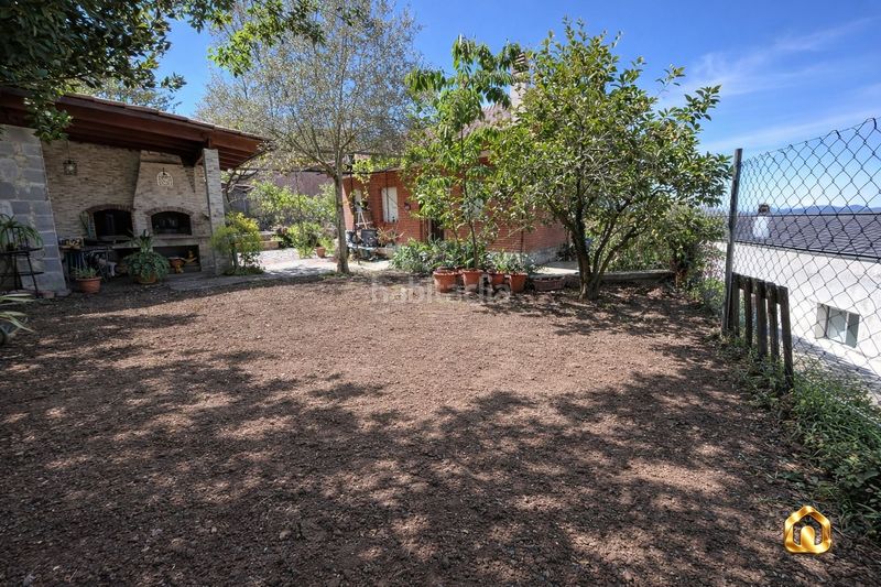Foto fd418850-bfc0-4d1f-89d4-1fa0ca0c4fe3. Casa amb calefacció aparcament piscina a Sant Fost de Campsentelles