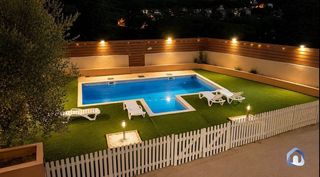 Casa a Sant Fost de Campsentelles. Casa a 4 vientos con piscina privada, barbacoa con  parcela 844