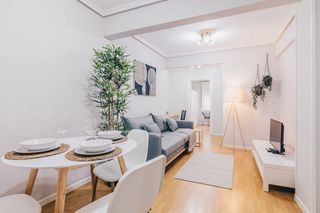 Location Appartement  Calle doña jimena, 3 27