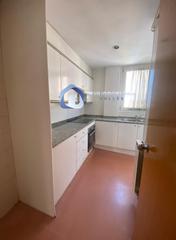 Pis a Santa Perpètua de Mogoda. La vivienda, de 3 dormitorios amplios, es muy luminosa, ya que t