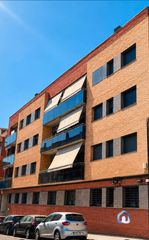 Appartement à Can Palet. Piso seminuevo con ascensor y plaza de parking en finca del año