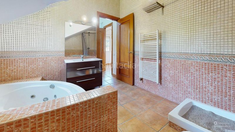 Foto cc98e4e9-d3b8-4783-be75-f7dd187e3b77. Xalet amb xemeneia calefacció aparcament a Lliçà d´Amunt