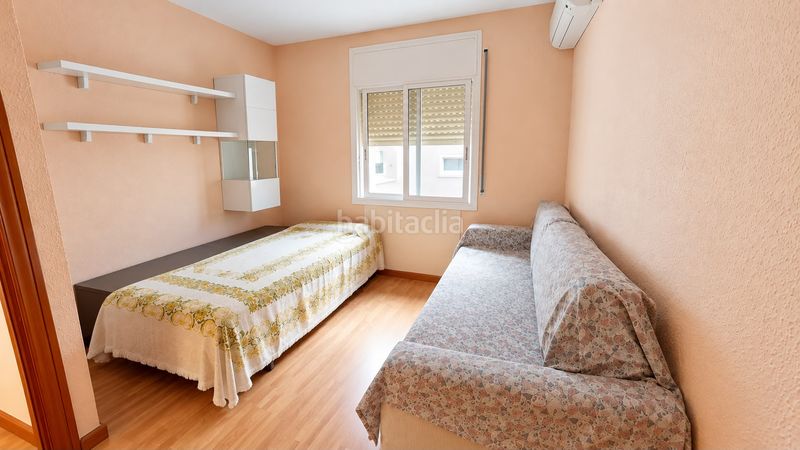 Foto 4b46f058-0fe6-4b5d-ad55-73da24bff4be. Casa adossada amb calefacció a Centre Mollet del Vallès