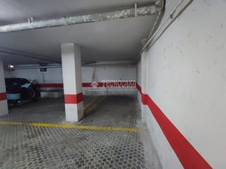 Parking coche en Pajaritos. Boxplaza de garaje en venta en granada