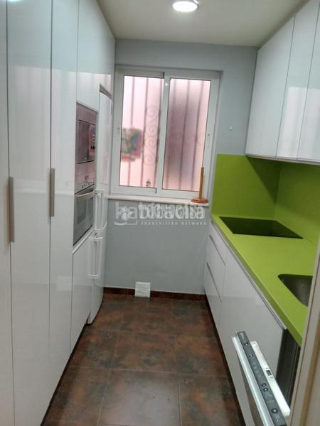 Foto 7d0c01aa-ff7e-47e8-998a-83d36fe16604. Piso  en venta en Pajaritos Granada