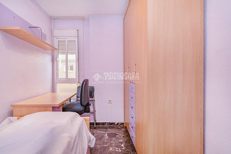 Foto cc621c74-d7ff-4bf4-aca0-9ab370982fcb. Pis amb calefacció aparcament a Angustias - Chana - Encina Granada