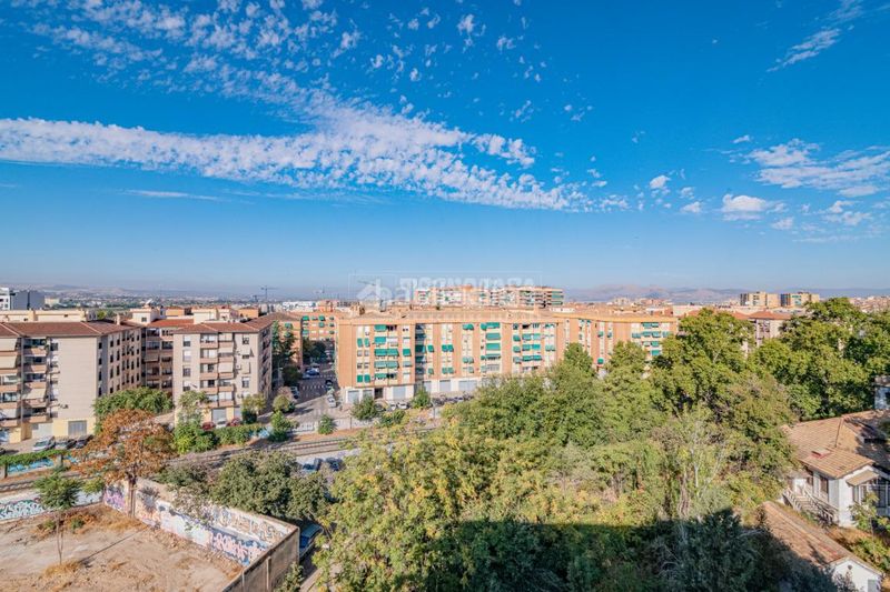 Foto daa8d685-de85-4830-89a3-275f6358cfe3. Pis amb calefacció aparcament a Angustias - Chana - Encina Granada