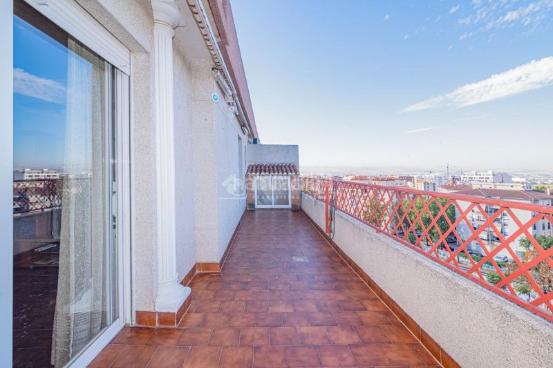 Foto fdb0b207-8629-4273-a862-03dbe4042a0c. Pis amb calefacció aparcament a Angustias - Chana - Encina Granada