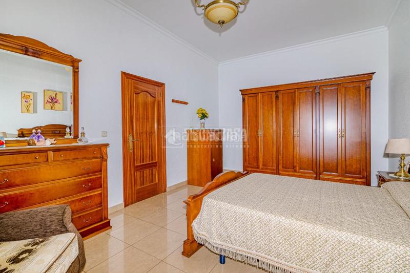 Foto f81d9f65-f8eb-4751-999f-40628f797670. Maison jumelée avec chauffage parking dans Cerrillo de Maracena - Periodistas Granada