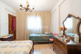 Pis a Pajaritos. Piso en venta en granada