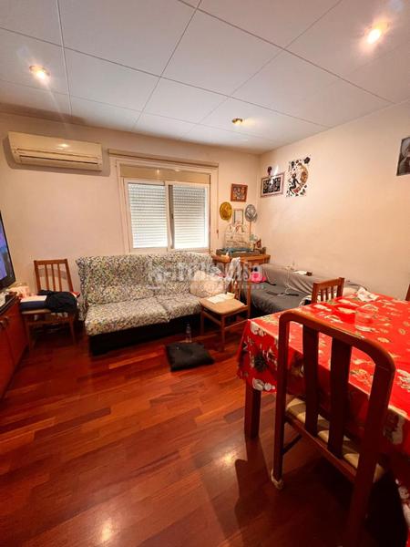 Foto 1fdf64b6-288e-4376-b507-d97a14d92242. Piso  en venta en Prosperitat Barcelona