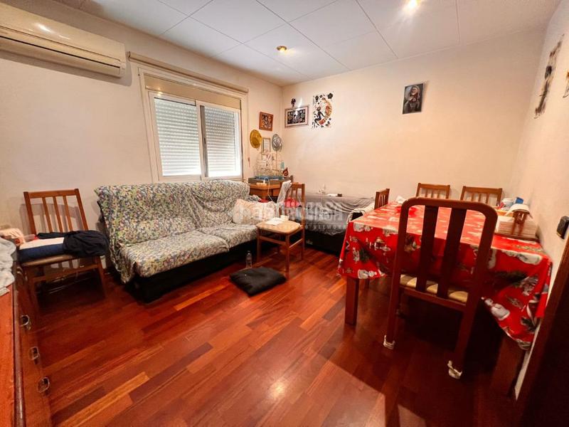 Foto d7f442e3-12e7-43b5-a4d6-209cb9670637. Piso  en venta en Prosperitat Barcelona