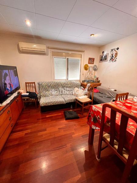 Foto f65d93a1-108d-4350-b031-8d670fe2178c. Piso  en venta en Prosperitat Barcelona